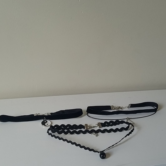 Set of 3 chokers - Picture 1 of 4